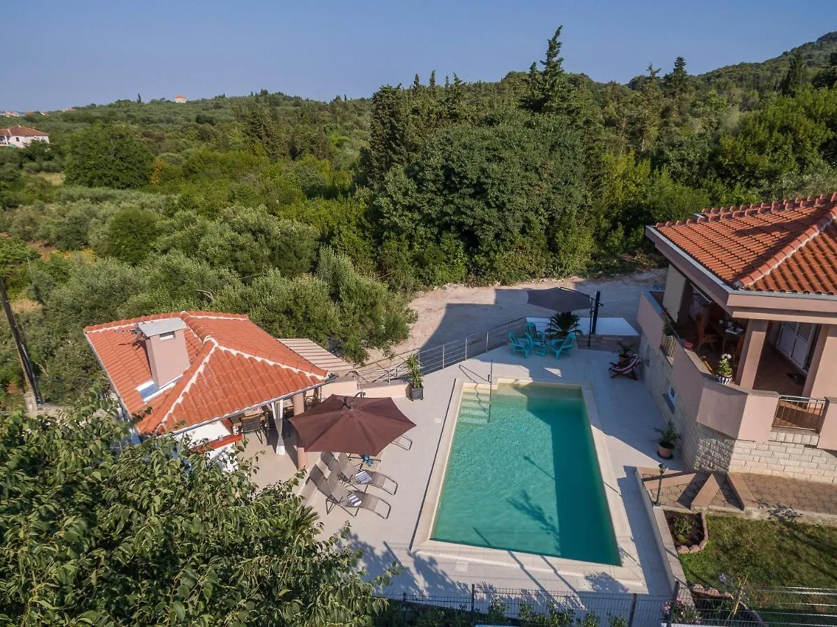 Family Friendly Apartments With A Swimming Pool Sutomiscica, Ugljan - 13872 Preko 0*,  Croatia
