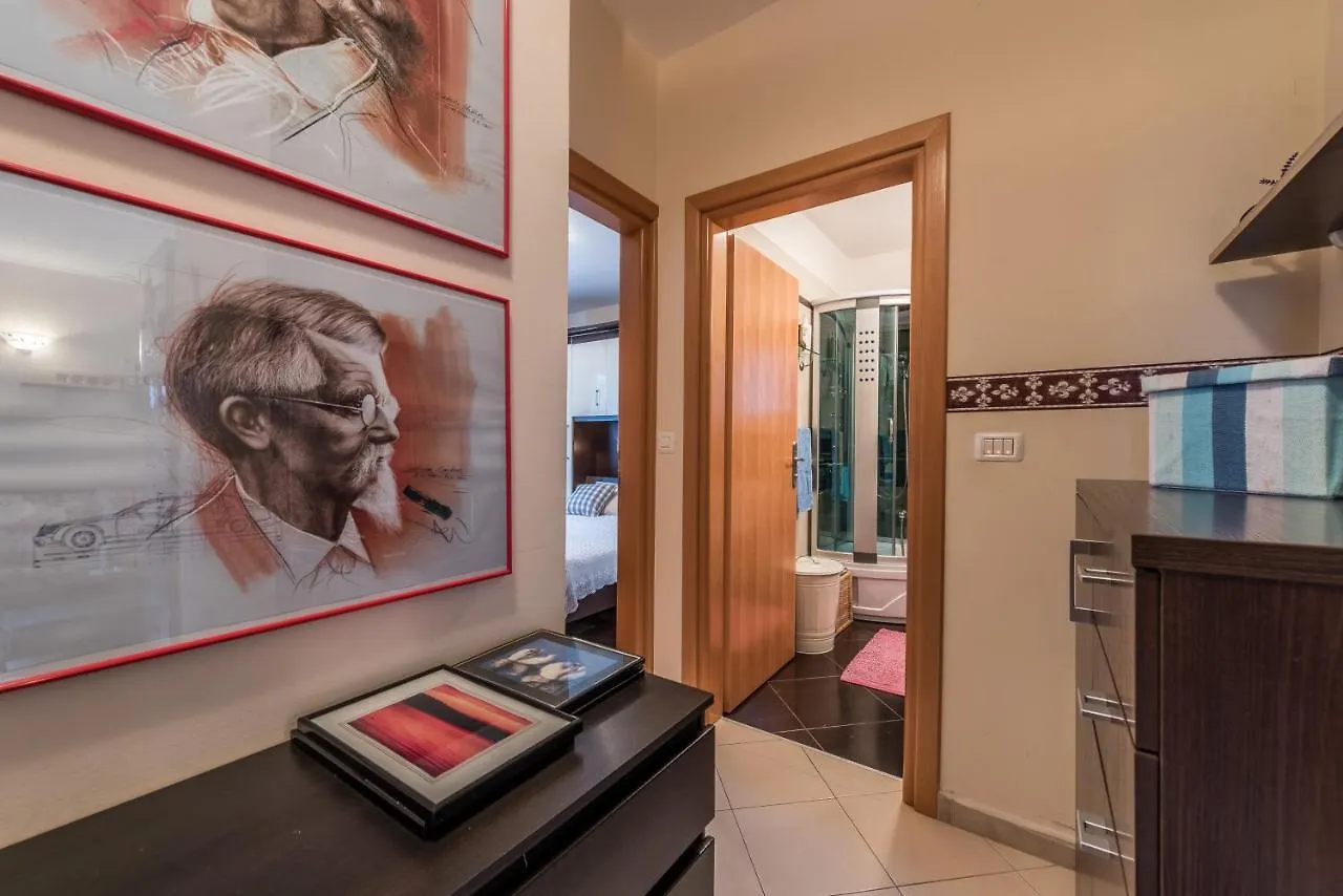 Family Friendly Apartments With A Swimming Pool Sutomiscica, Ugljan - 13872 Preko Croatia