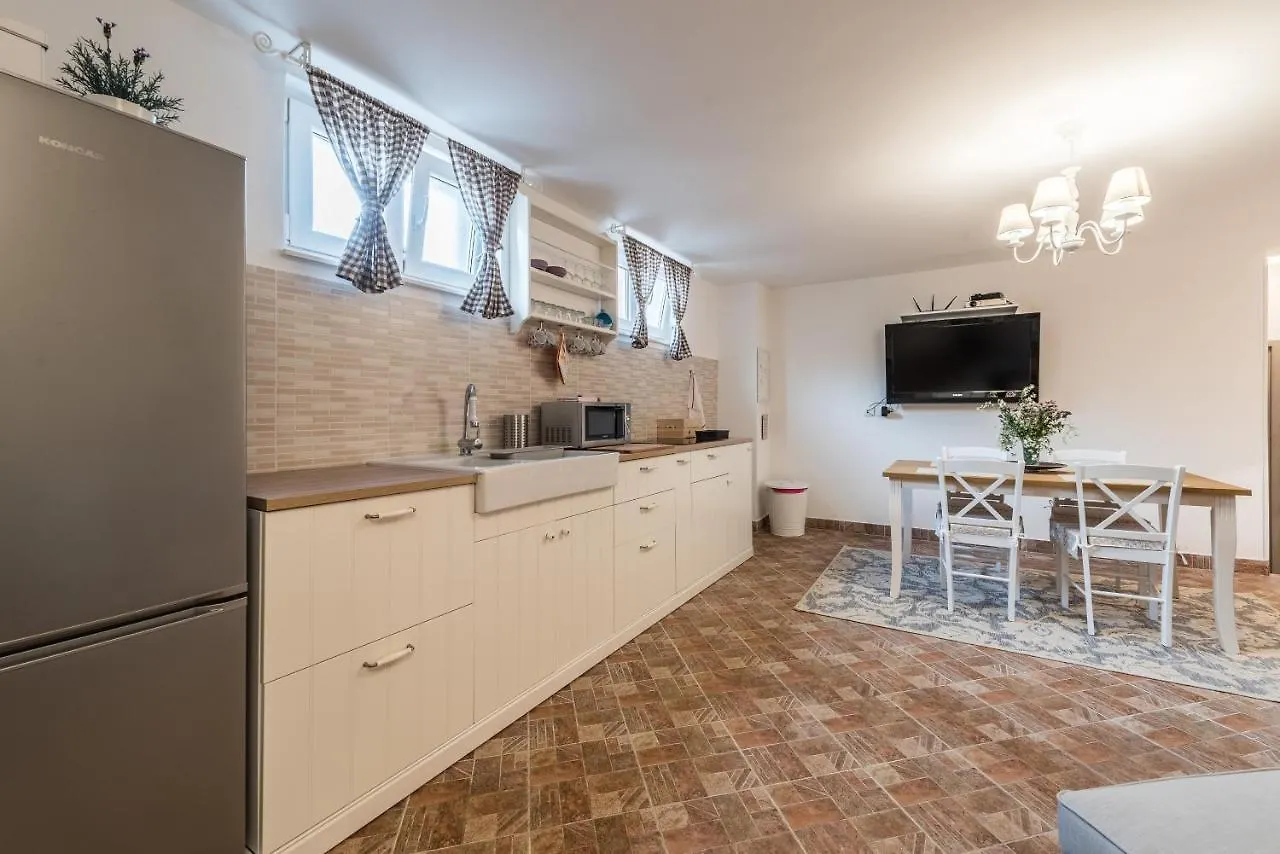 Family Friendly Apartments With A Swimming Pool Sutomiscica, Ugljan - 13872 Preko 0*,  Croatia