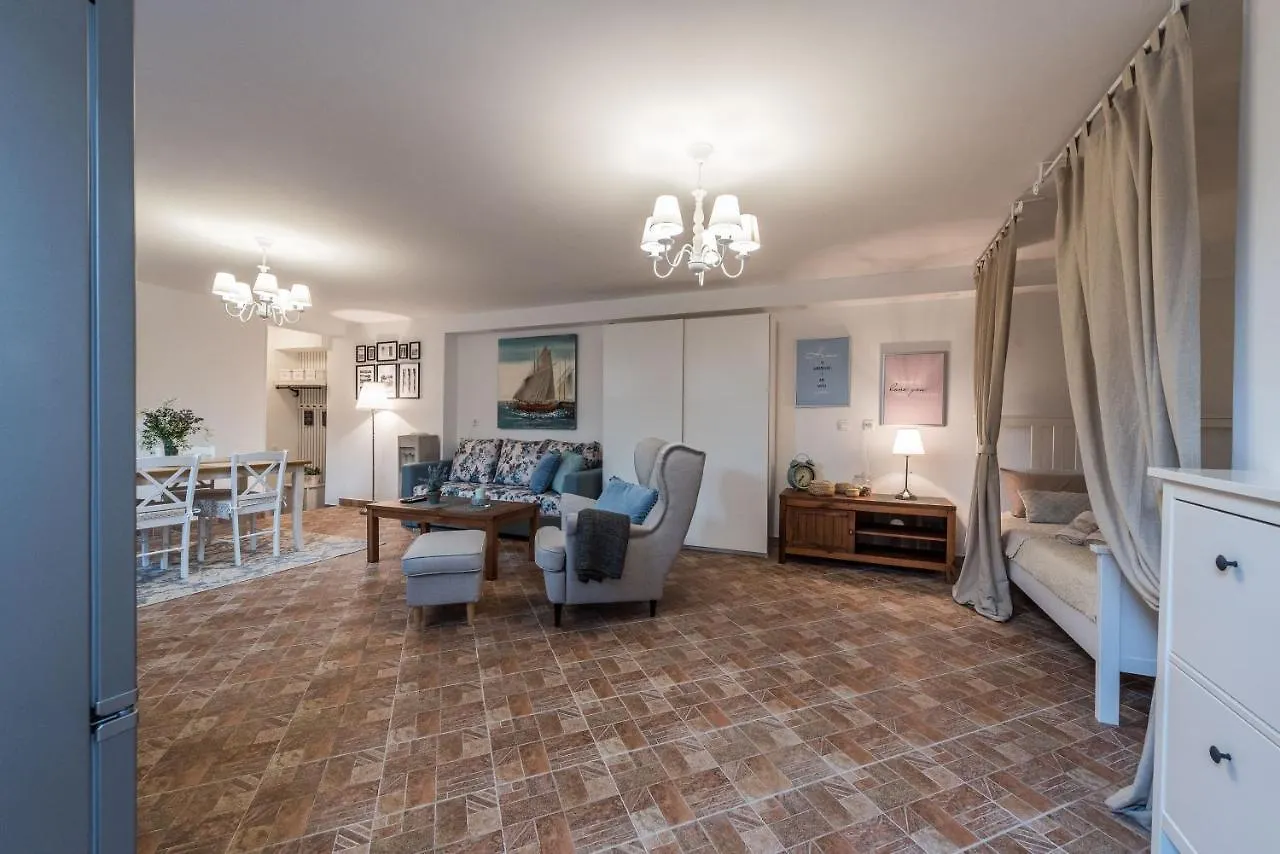 Family Friendly Apartments With A Swimming Pool Sutomiscica, Ugljan - 13872 Preko Croatia