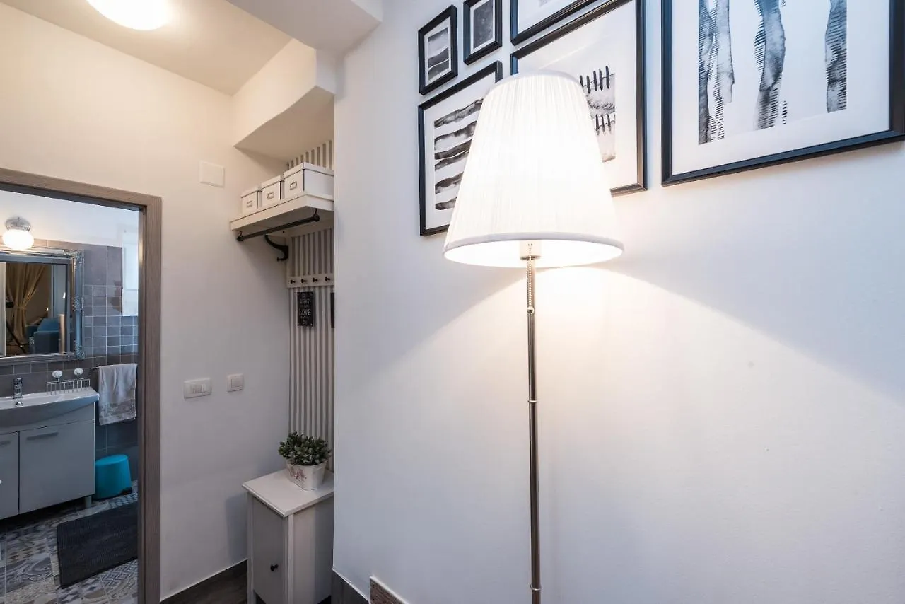 Family Friendly Apartments With A Swimming Pool Sutomiscica, Ugljan - 13872 Preko