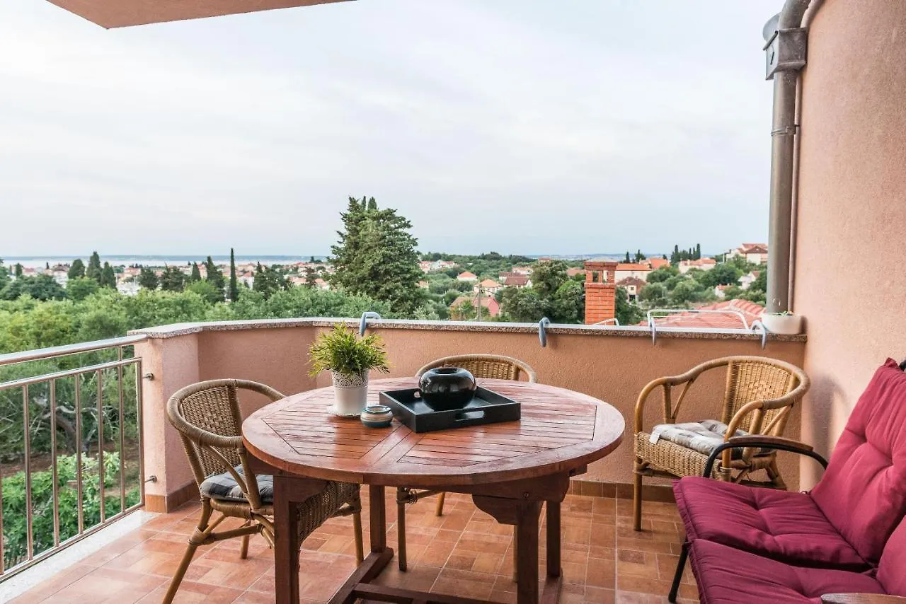 Family Friendly Apartments With A Swimming Pool Sutomiscica, Ugljan - 13872 Preko
