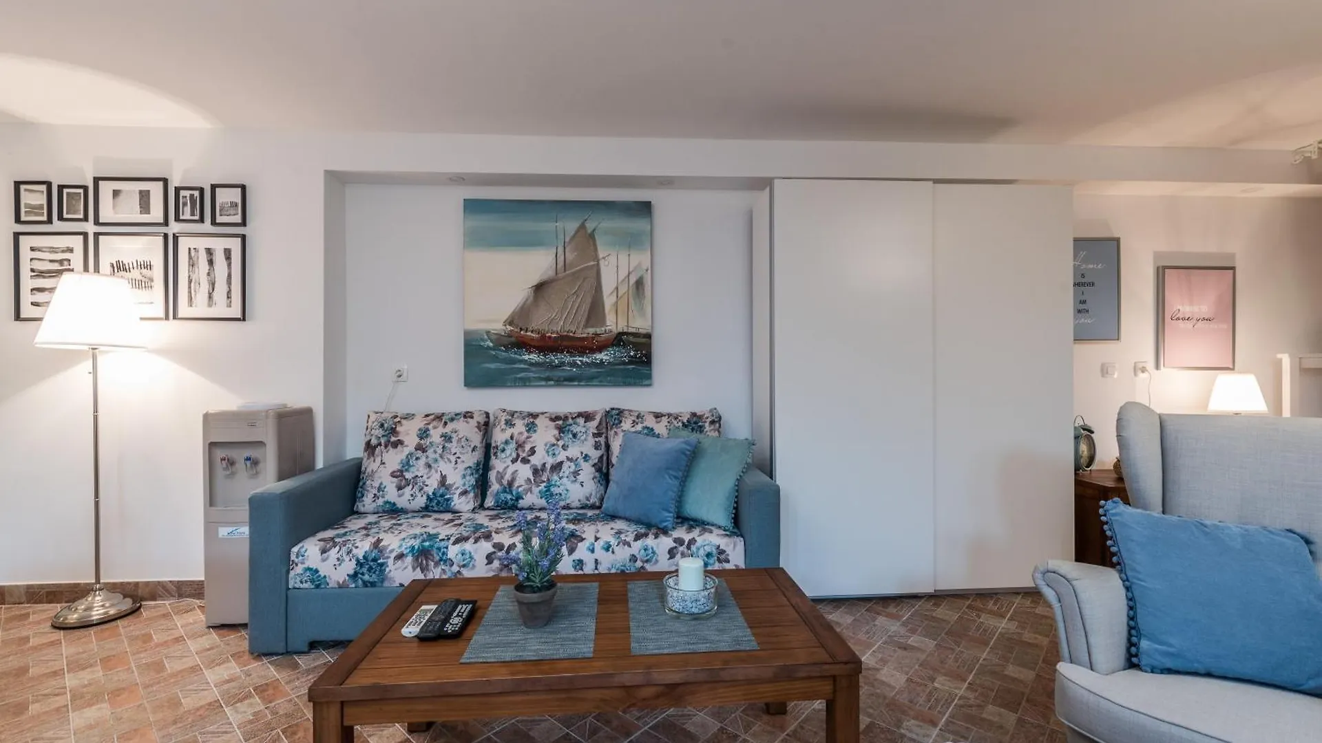 Family Friendly Apartments With A Swimming Pool Sutomiscica, Ugljan - 13872 Preko