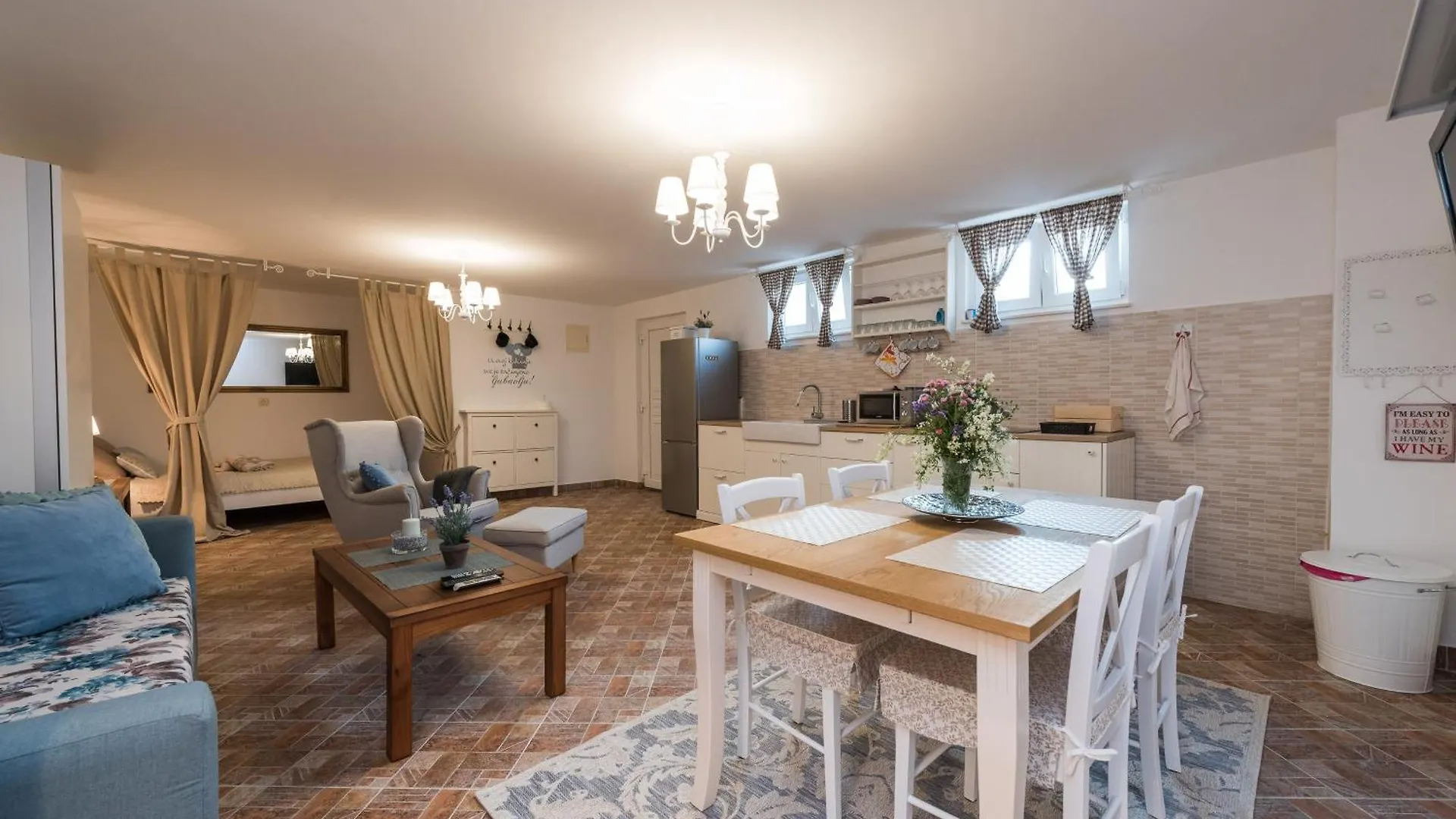 Family Friendly Apartments With A Swimming Pool Sutomiscica, Ugljan - 13872 Preko