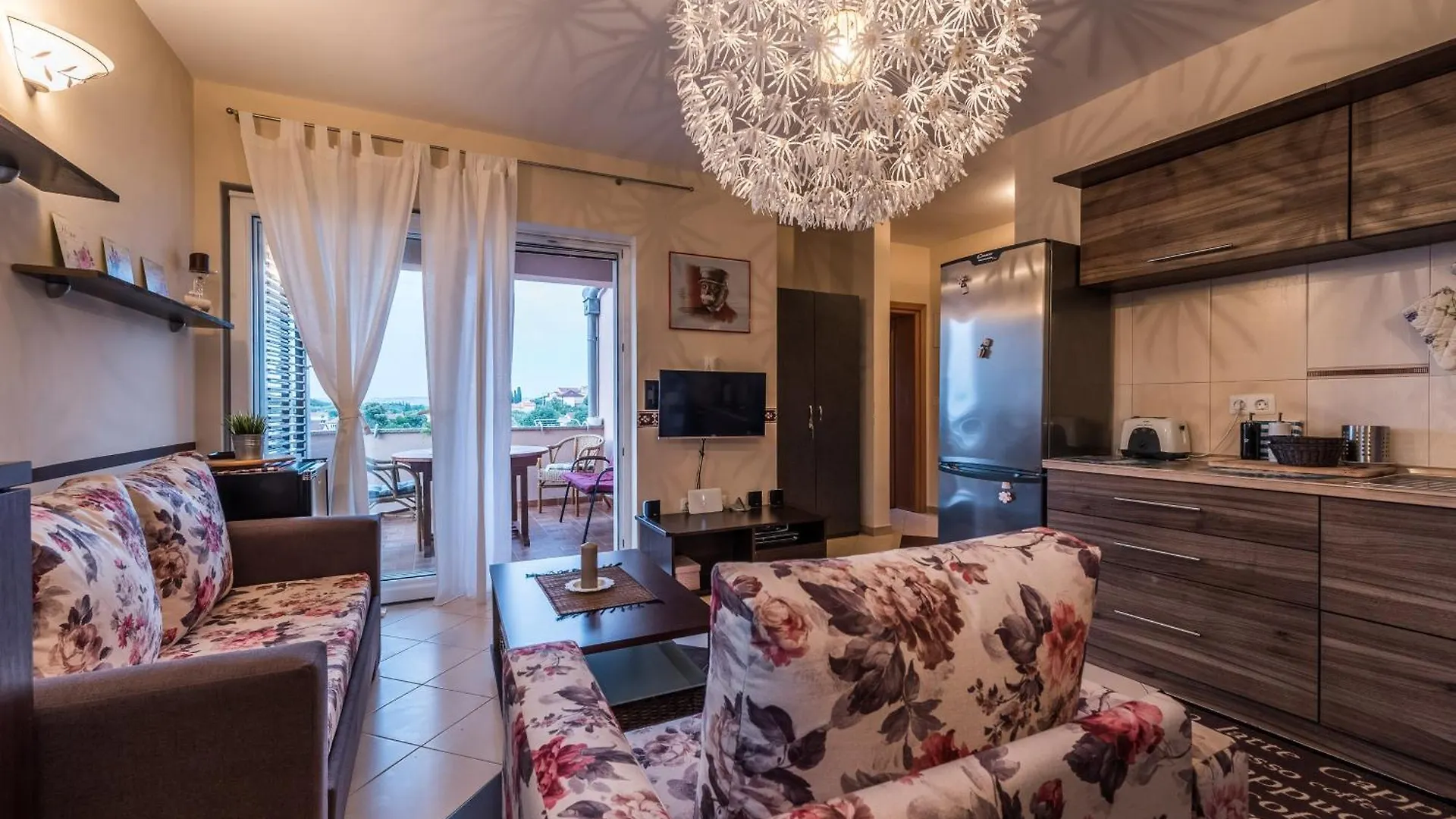 Family Friendly Apartments With A Swimming Pool Sutomiscica, Ugljan - 13872 Preko Croatia